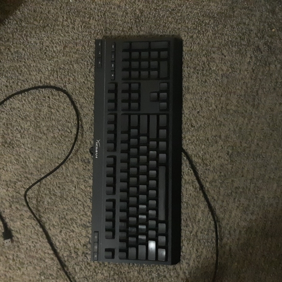 HYPER-REFINER GAMING LIGHT UP KEYBOARD - Picture 3 of 5